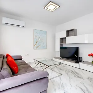  Appartement Cosy Steps To St George's Bay
