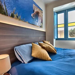 Central Suites St. Julian'S Guest house